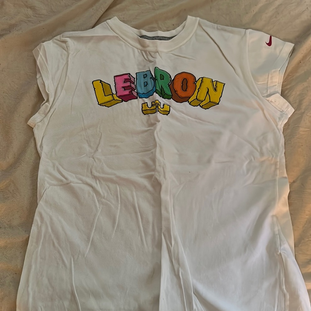 Nike large shirt excellent condition smoke free pet free